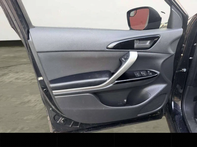 2019 Mitsubishi Eclipse Cross - Image 16 of 20