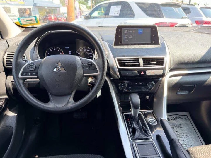 2019 Mitsubishi Eclipse Cross - Image 12 of 15