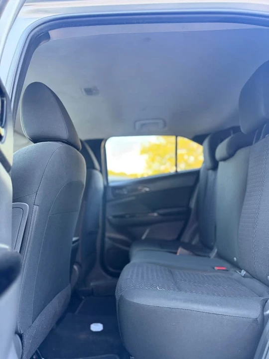 2019 Mitsubishi Eclipse Cross - Image 8 of 15