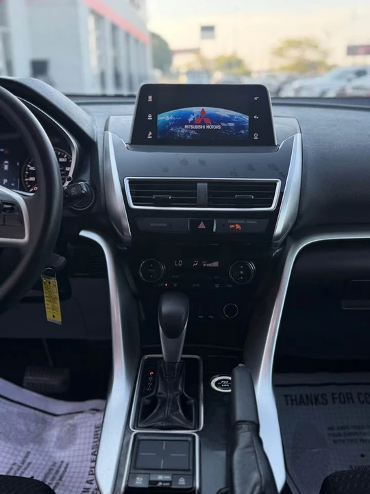 2019 Mitsubishi Eclipse Cross - Image 10 of 15