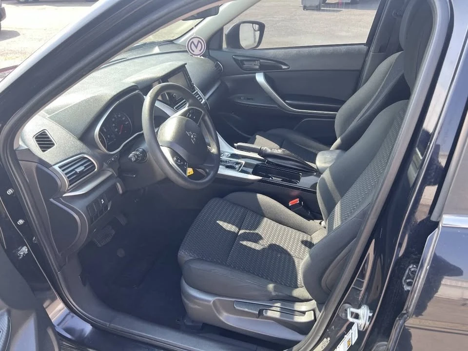 2019 Mitsubishi Eclipse Cross - Image 9 of 17