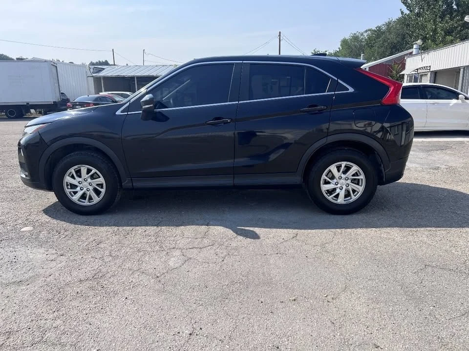 2019 Mitsubishi Eclipse Cross - Image 3 of 17