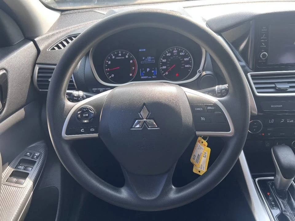 2019 Mitsubishi Eclipse Cross - Image 10 of 17