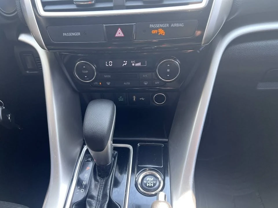2019 Mitsubishi Eclipse Cross - Image 11 of 17