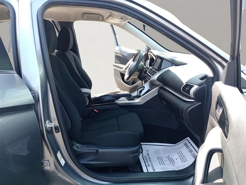 2019 Mitsubishi Eclipse Cross - Image 11 of 18