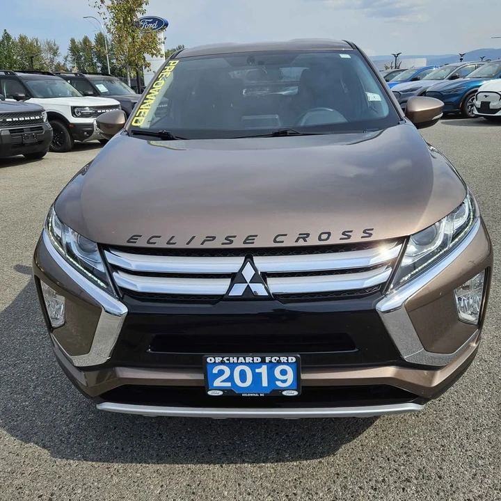 2019 Mitsubishi Eclipse Cross - Image 2 of 17