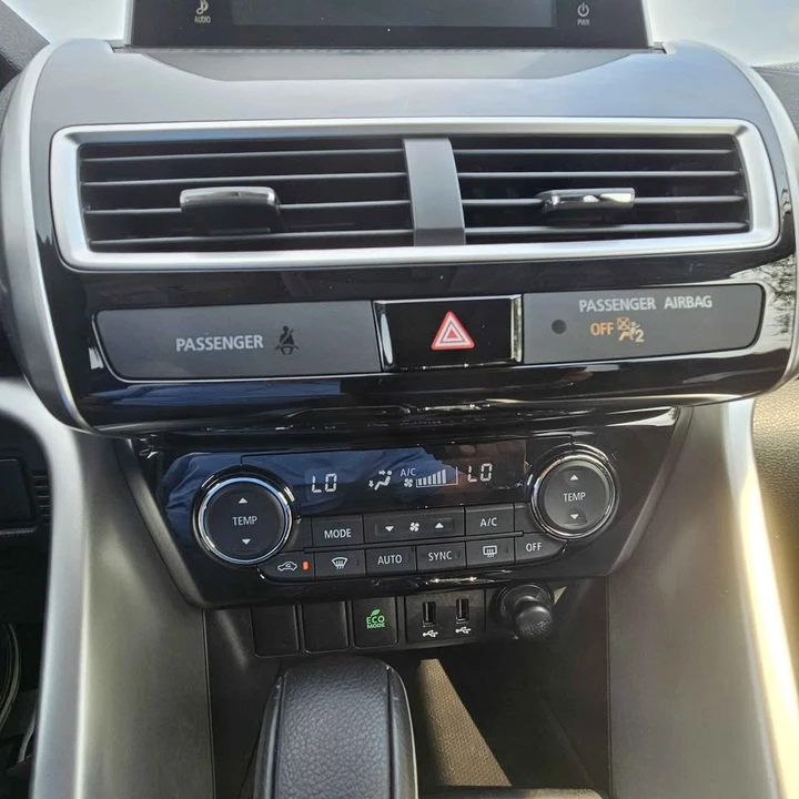 2019 Mitsubishi Eclipse Cross - Image 14 of 17