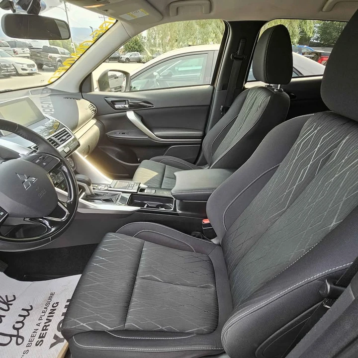 2019 Mitsubishi Eclipse Cross - Image 10 of 17