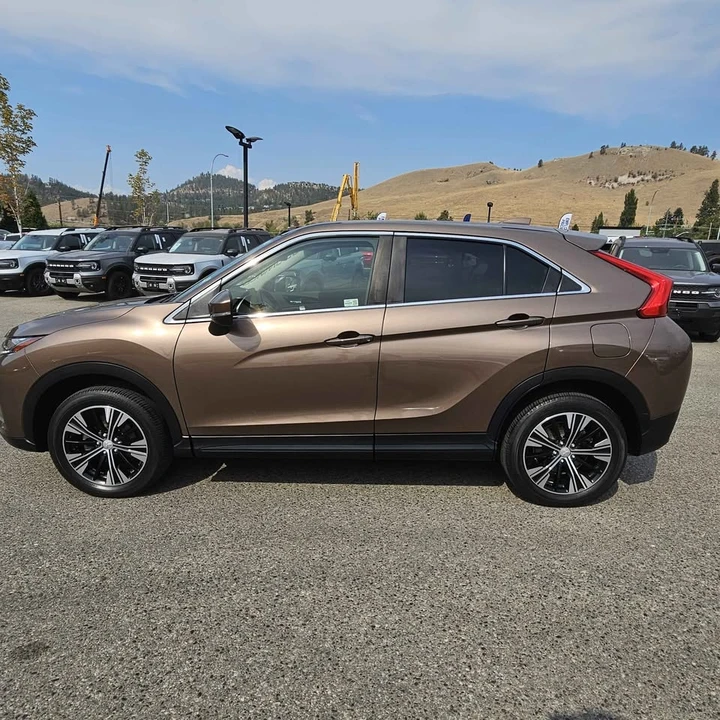 2019 Mitsubishi Eclipse Cross - Image 9 of 17