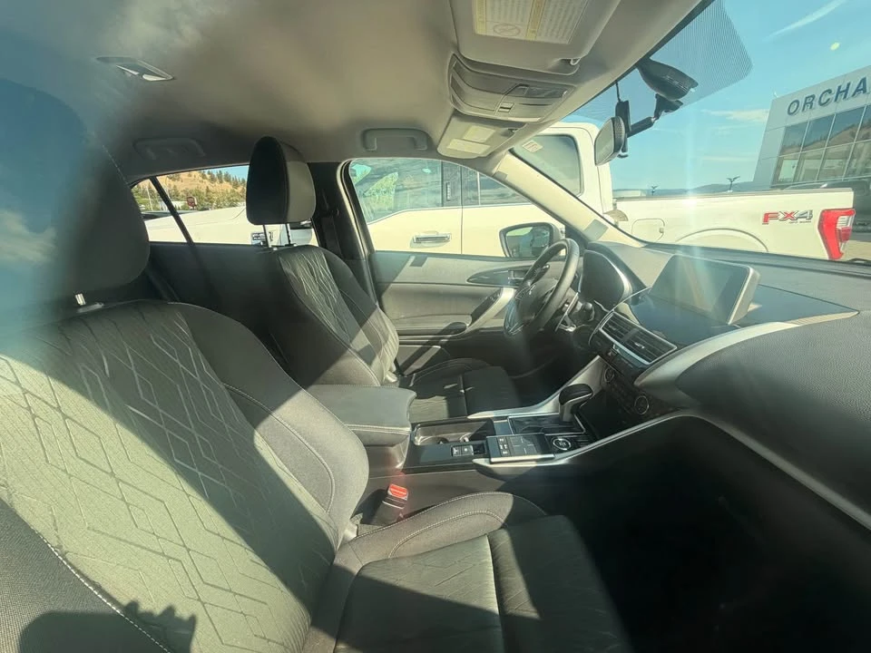 2019 Mitsubishi Eclipse Cross - Image 2 of 3