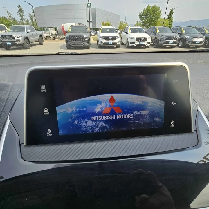 2019 Mitsubishi Eclipse Cross - Image 13 of 17