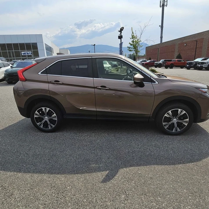 2019 Mitsubishi Eclipse Cross - Image 4 of 17