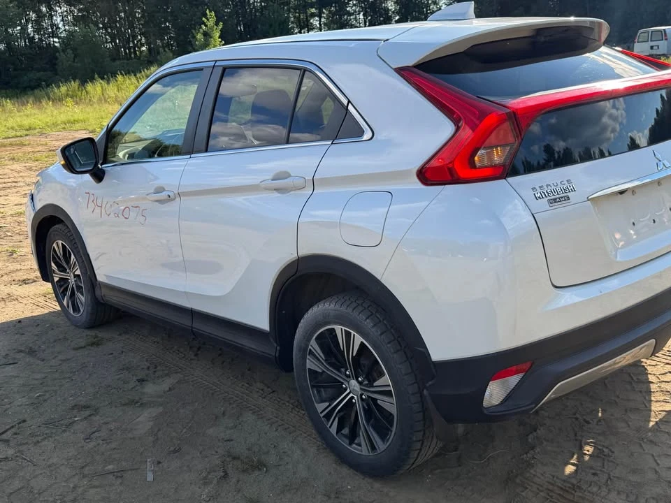 2019 Mitsubishi Eclipse Cross - Image 9 of 18