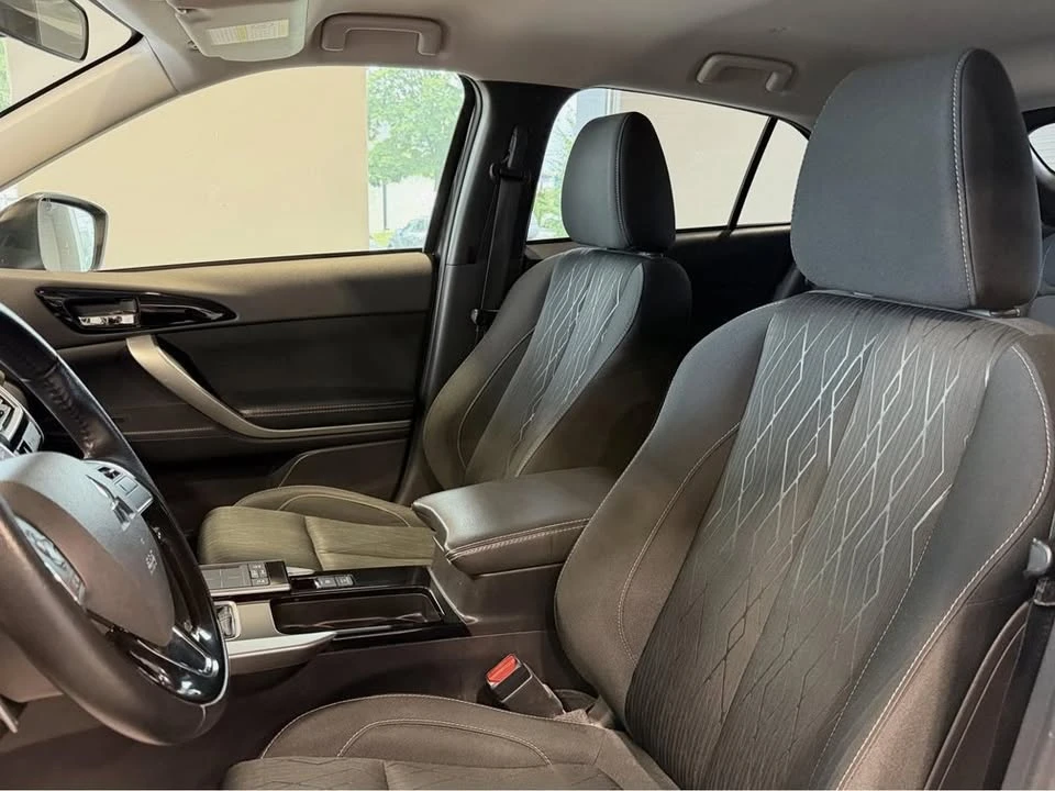 2019 Mitsubishi Eclipse Cross - Image 9 of 10