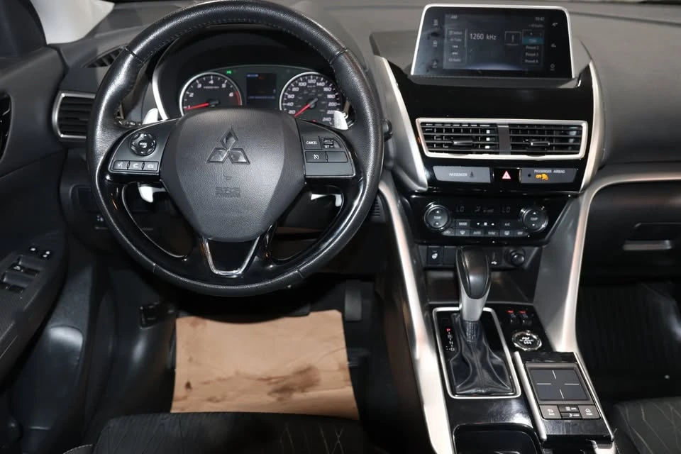 2019 Mitsubishi Eclipse Cross - Image 9 of 16