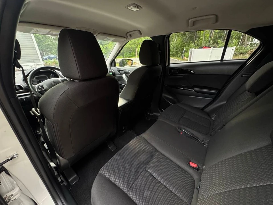 2019 Mitsubishi Eclipse Cross - Image 17 of 20