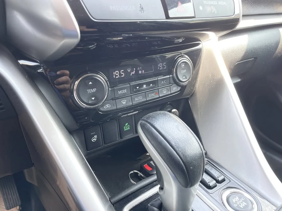 2019 Mitsubishi Eclipse Cross - Image 11 of 20