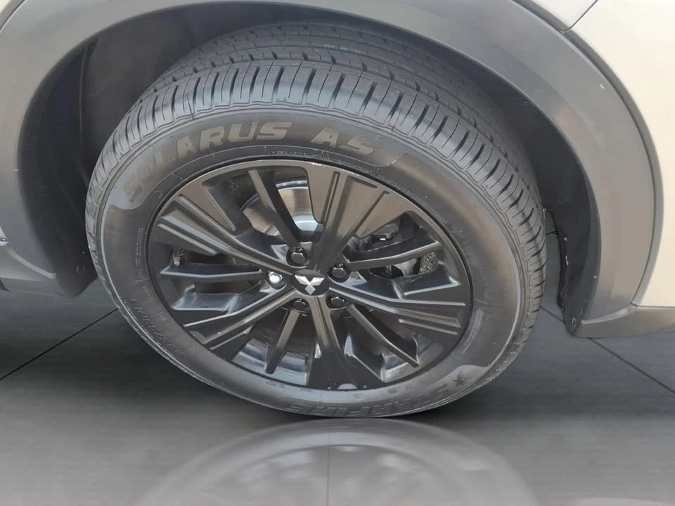 2019 Mitsubishi Eclipse Cross - Image 7 of 20