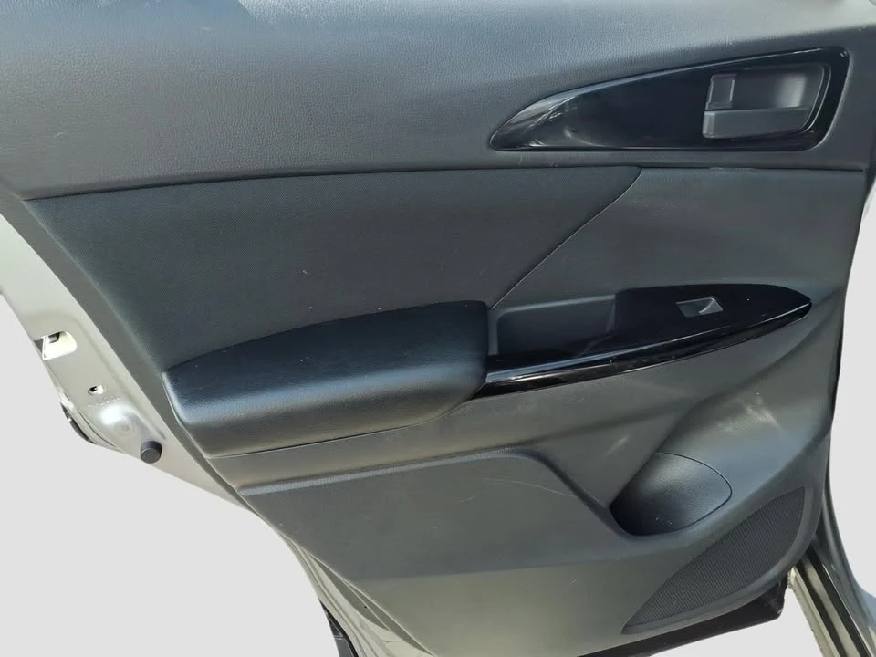 2019 Mitsubishi Eclipse Cross - Image 15 of 20
