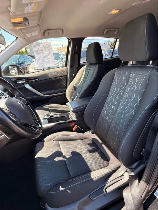 2019 Mitsubishi Eclipse Cross - Image 11 of 12