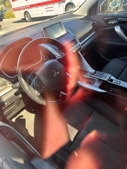 2019 Mitsubishi Eclipse Cross - Image 4 of 7