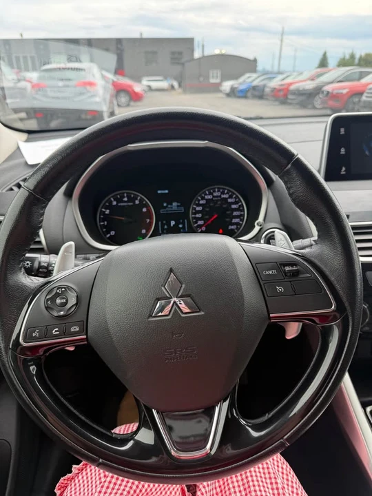 2019 Mitsubishi Eclipse Cross - Image 11 of 13
