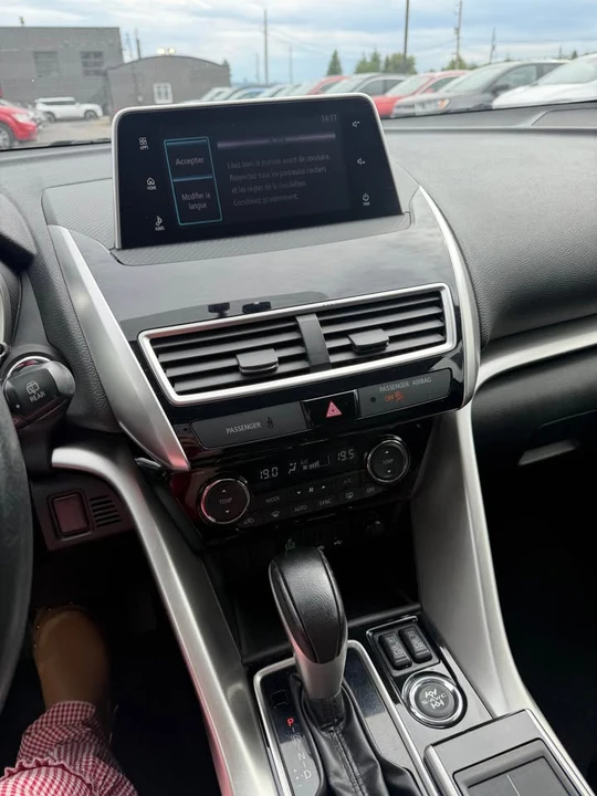2019 Mitsubishi Eclipse Cross - Image 12 of 13