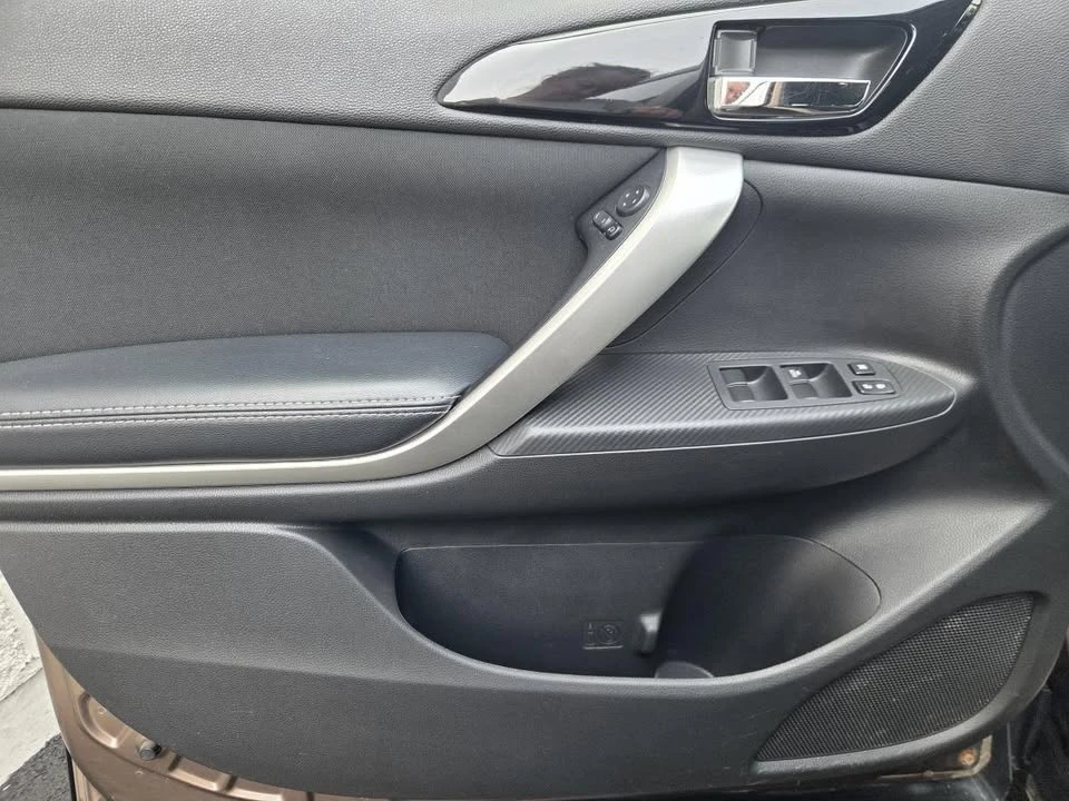 2019 Mitsubishi Eclipse Cross - Image 8 of 20