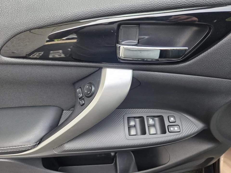 2019 Mitsubishi Eclipse Cross - Image 9 of 20