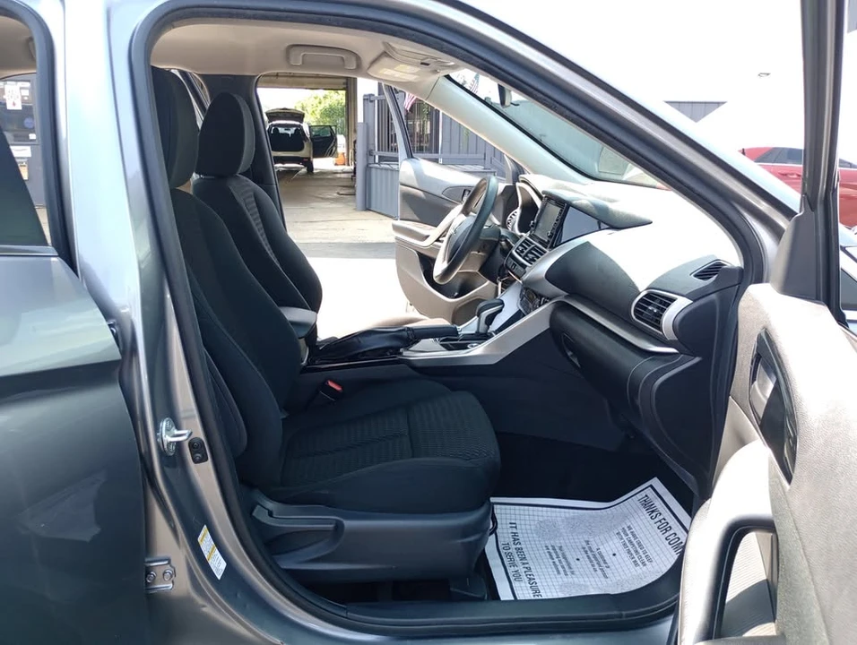 2019 Mitsubishi Eclipse Cross - Image 11 of 17