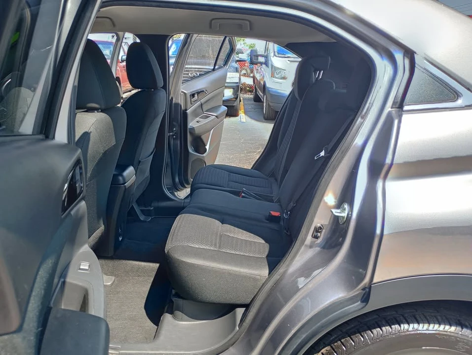 2019 Mitsubishi Eclipse Cross - Image 7 of 17