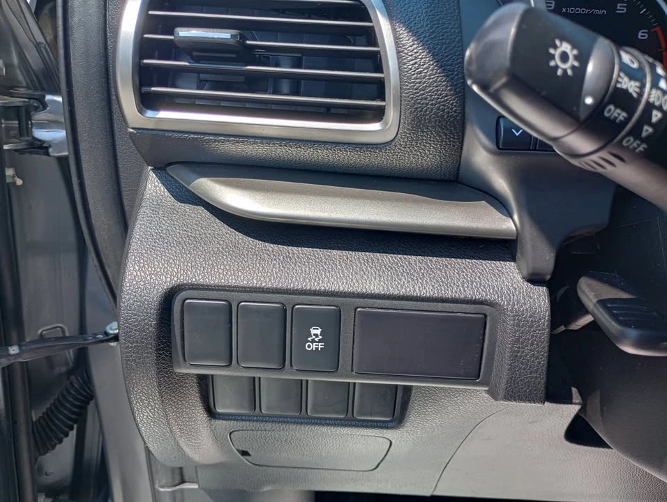 2019 Mitsubishi Eclipse Cross - Image 16 of 17