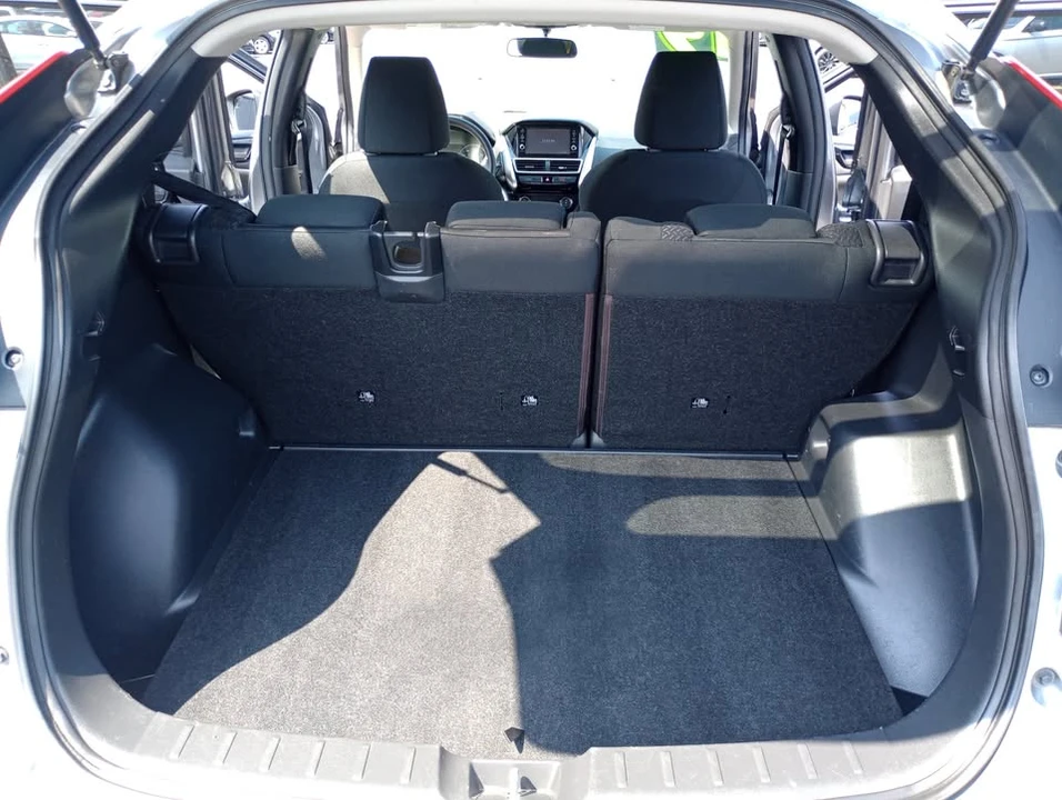 2019 Mitsubishi Eclipse Cross - Image 9 of 17