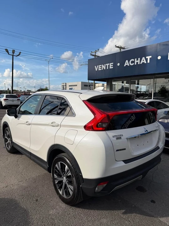 2019 Mitsubishi Eclipse Cross - Image 5 of 17