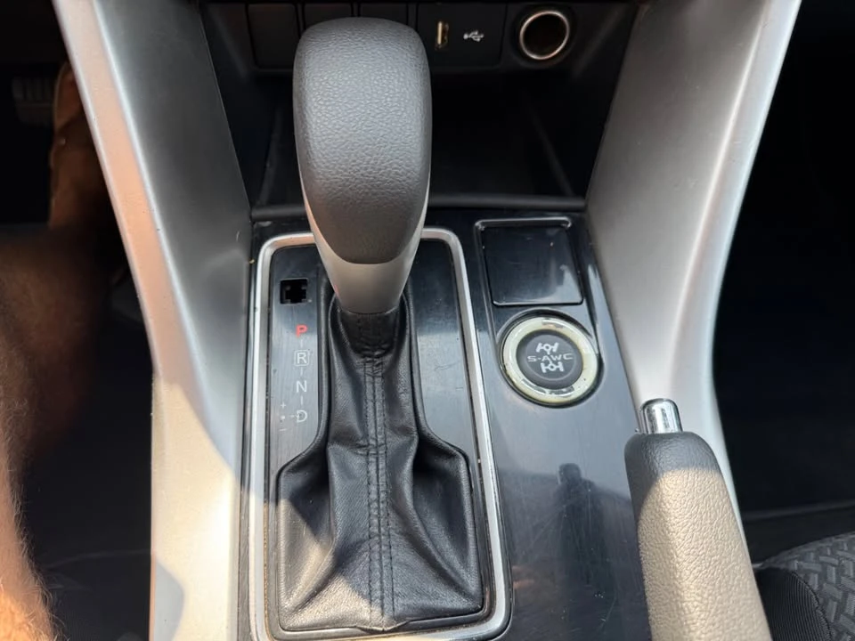 2019 Mitsubishi Eclipse Cross - Image 16 of 19
