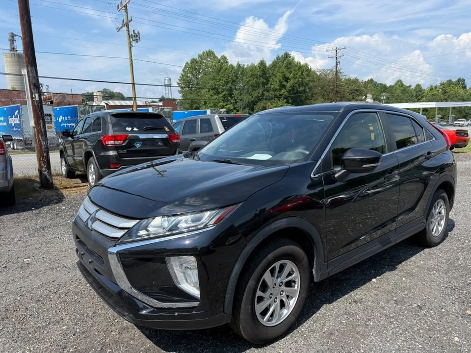 2019 Mitsubishi Eclipse Cross - Image 2 of 19