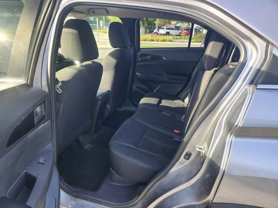 2019 Mitsubishi Eclipse Cross - Image 9 of 14