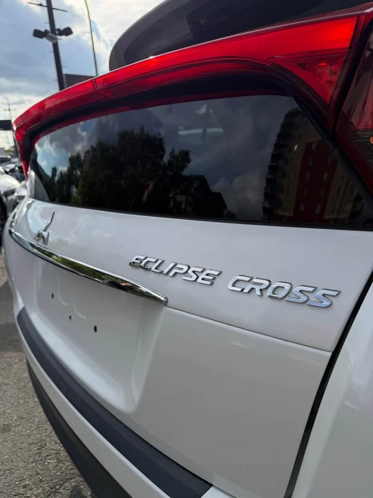 2019 Mitsubishi Eclipse Cross - Image 8 of 17