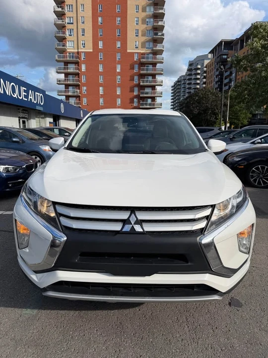 2019 Mitsubishi Eclipse Cross - Image 3 of 17