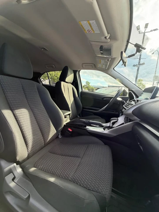 2019 Mitsubishi Eclipse Cross - Image 9 of 17