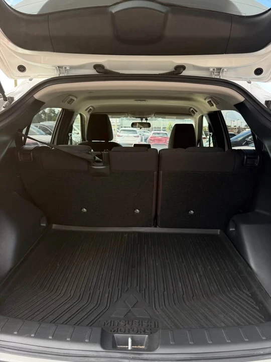 2019 Mitsubishi Eclipse Cross - Image 10 of 17