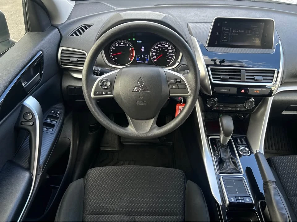 2019 Mitsubishi Eclipse Cross - Image 10 of 19