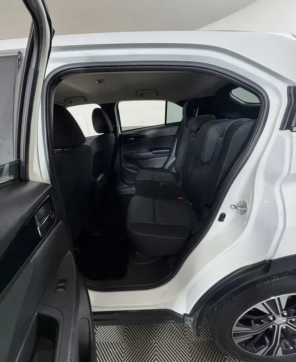 2019 Mitsubishi Eclipse Cross - Image 8 of 14