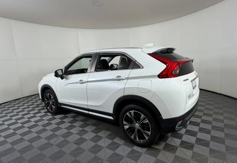 2019 Mitsubishi Eclipse Cross - Image 3 of 14