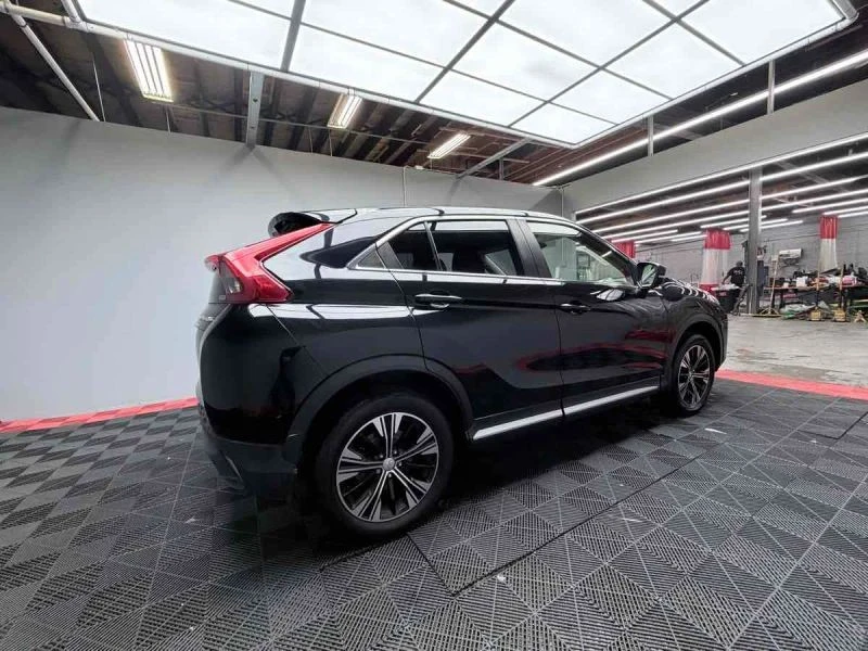 2019 Mitsubishi Eclipse Cross - Image 9 of 12
