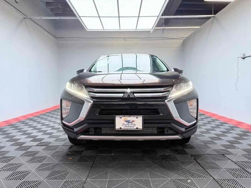 2019 Mitsubishi Eclipse Cross - Image 2 of 12