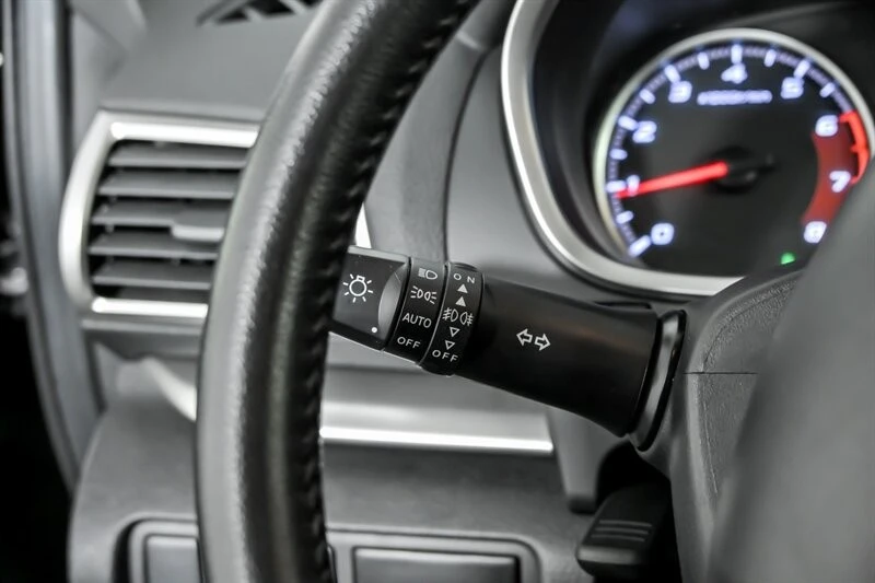 2019 Mitsubishi Eclipse Cross - Image 24 of 31