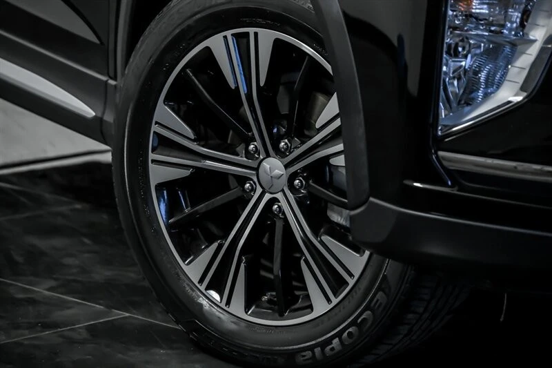 2019 Mitsubishi Eclipse Cross - Image 3 of 31