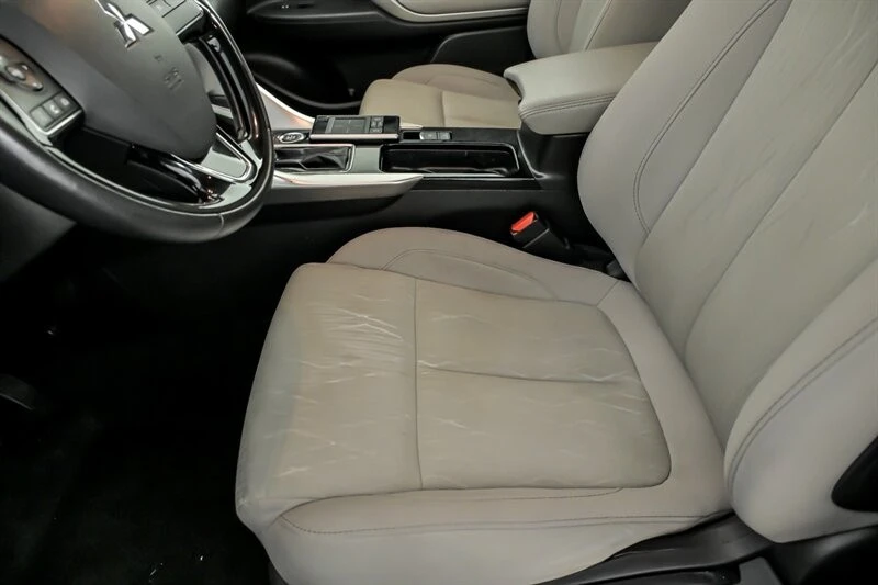 2019 Mitsubishi Eclipse Cross - Image 17 of 31