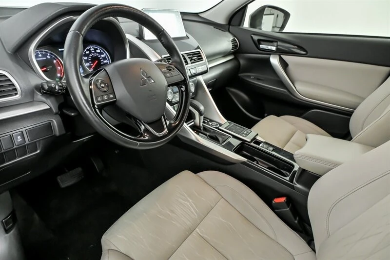 2019 Mitsubishi Eclipse Cross - Image 16 of 31